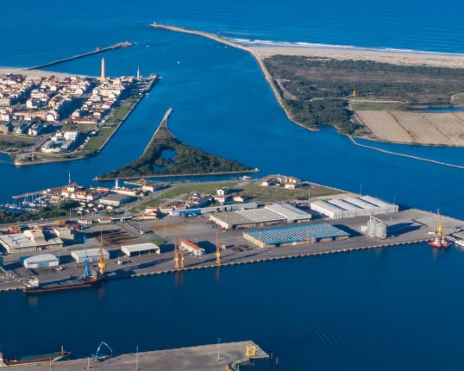 Porto de Aveiro destaca crescimento na movimentação de cargas em Julho.