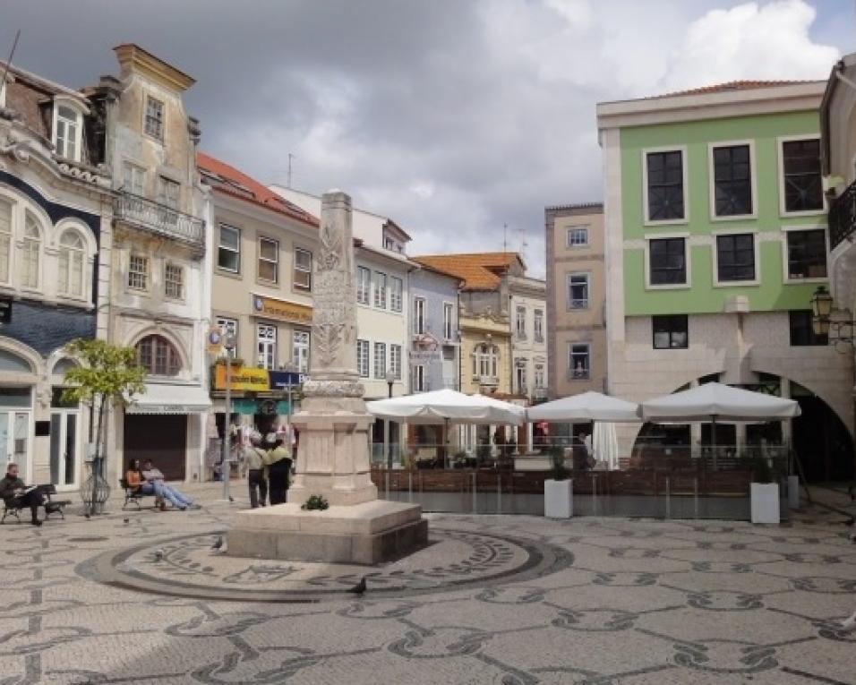 Aveiro: Praça Melo Freitas e Escola Superior de Saúde com atividades do Dia Mundial da Saúde.