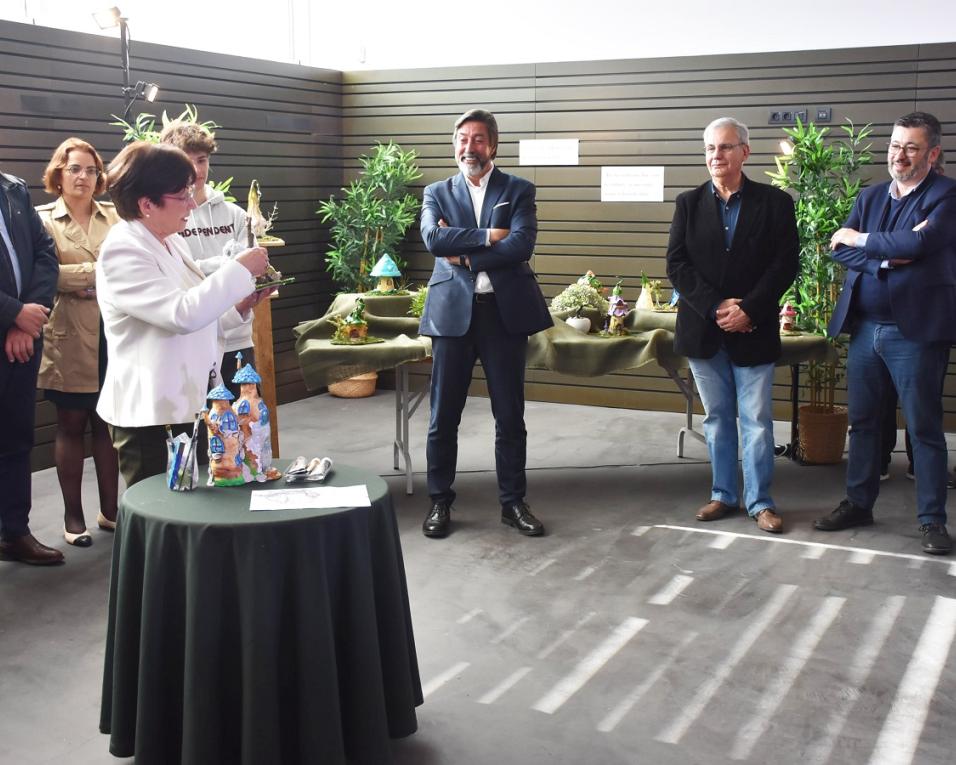 Murtosa: Dulce Vasconcelos assina exposição “Do Lixo ao Luxo…Magia com pó de fadas!” Murtosa: Dulce Vasconcelos assina exposição “Do Lixo ao Luxo…Magia com pó de fadas!”