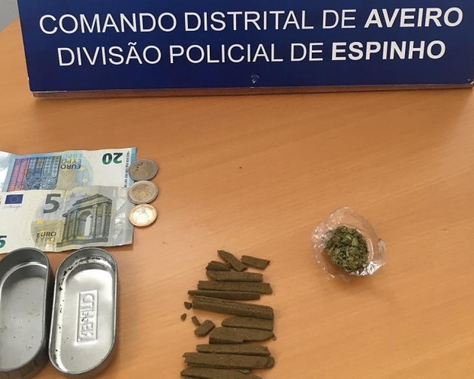 PSP deteve em Espinho dois homens por suspeita de tráfico de estupefacientes.