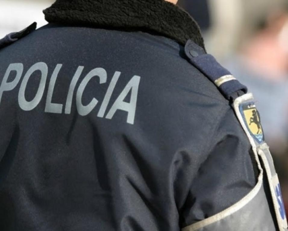 Polícia de Segurança Pública em escolas do distrito na “Operação Estrada Segura”.