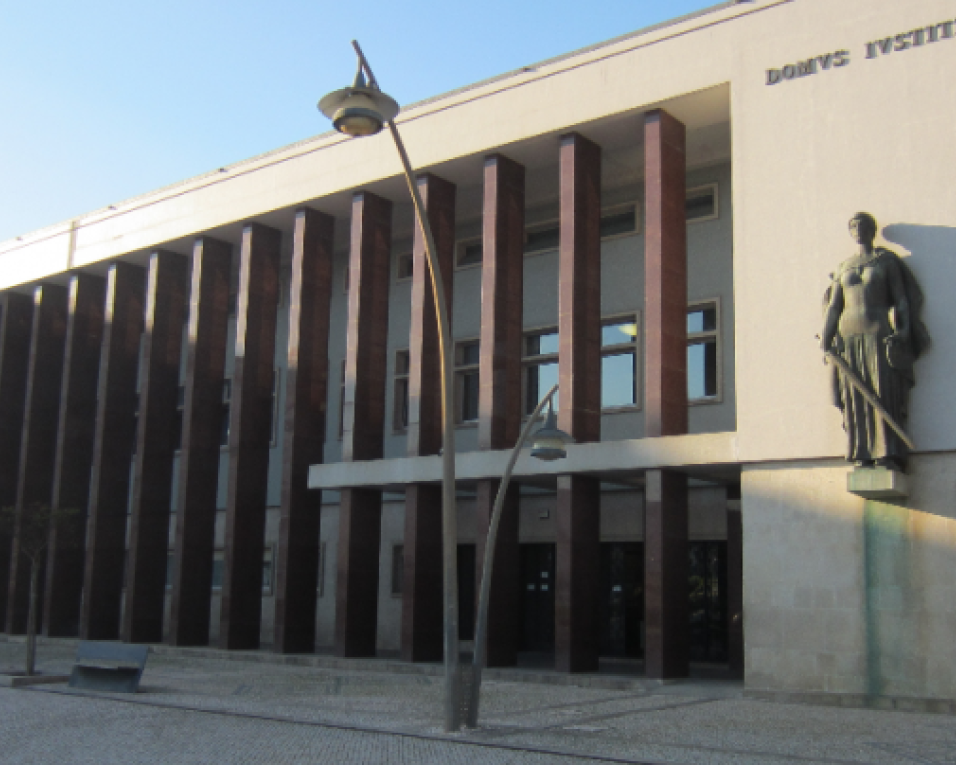 Suspeito de roubo nos passadiços da Barra em silêncio no tribunal de Aveiro. (notíciasdeaveiro)