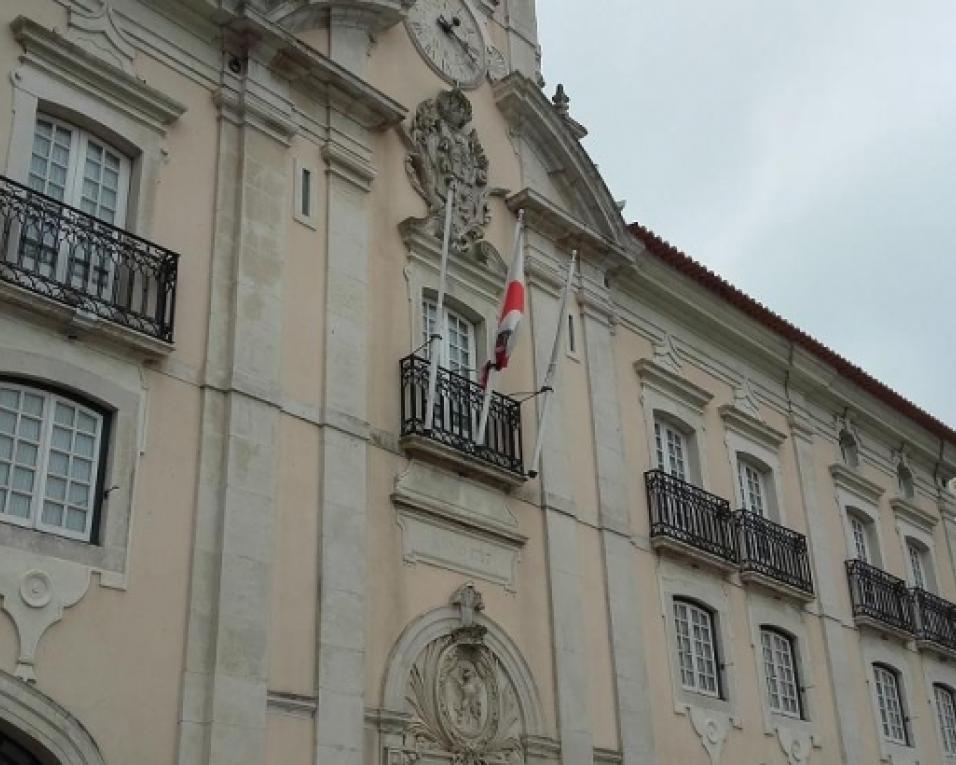 Câmara de Aveiro rescinde contrato com empresa que realizava obra de ampliação de Escola no Solposto.