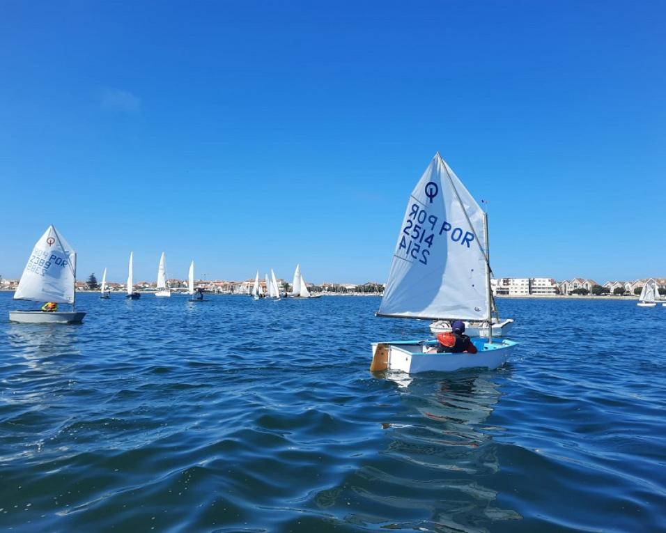 Regata 4 horas da Costa Nova mobilizou 114 velejadores.