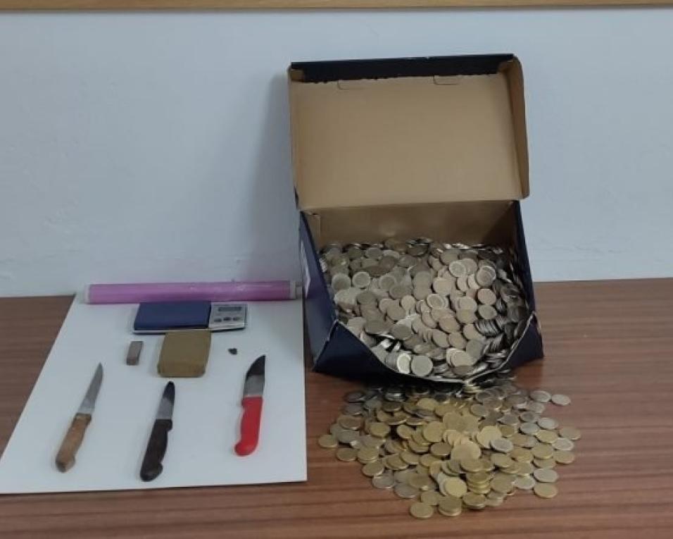 GNR deteve traficante de drogas que tinha na sua posse 4220 euros em moedas.