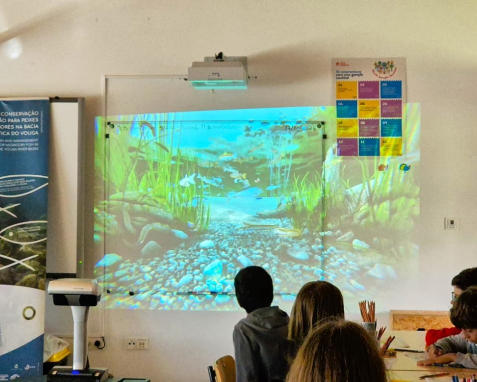 agueda mostra rio aos alunos em viagem virtual