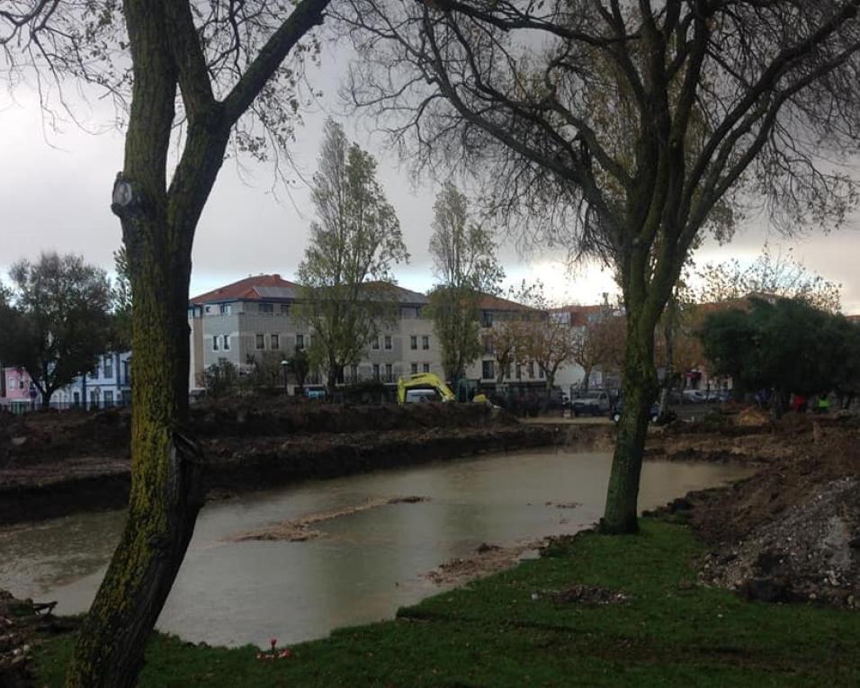 Aveiro: PS deteta “demasiado amadorismo técnico e procedimental” no Rossio.