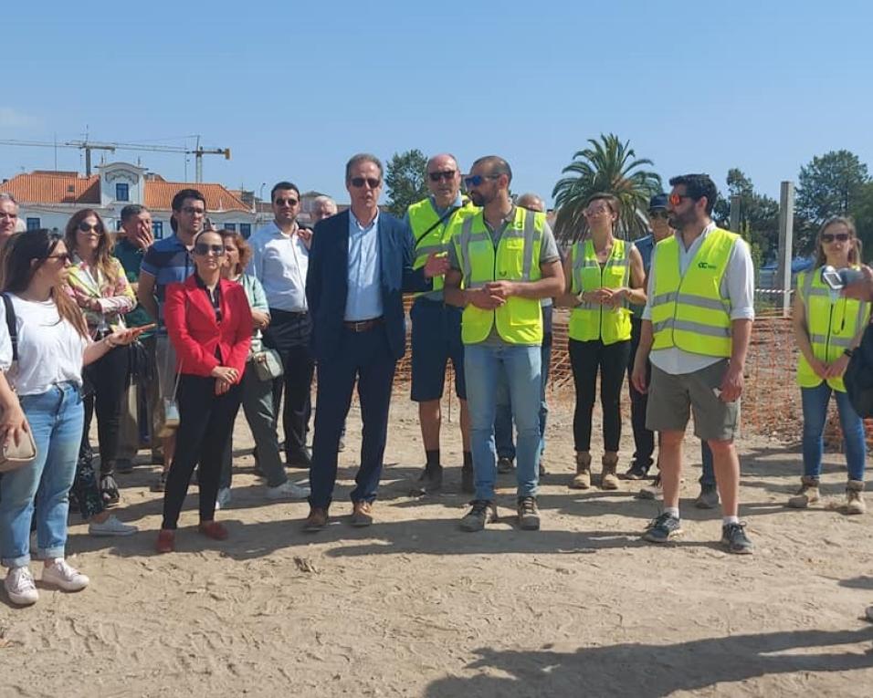 Visita às obras do Rossio com bate boca entre Ribau Esteves e David Iguaz. Obra pronta no final do Verão de 2023.