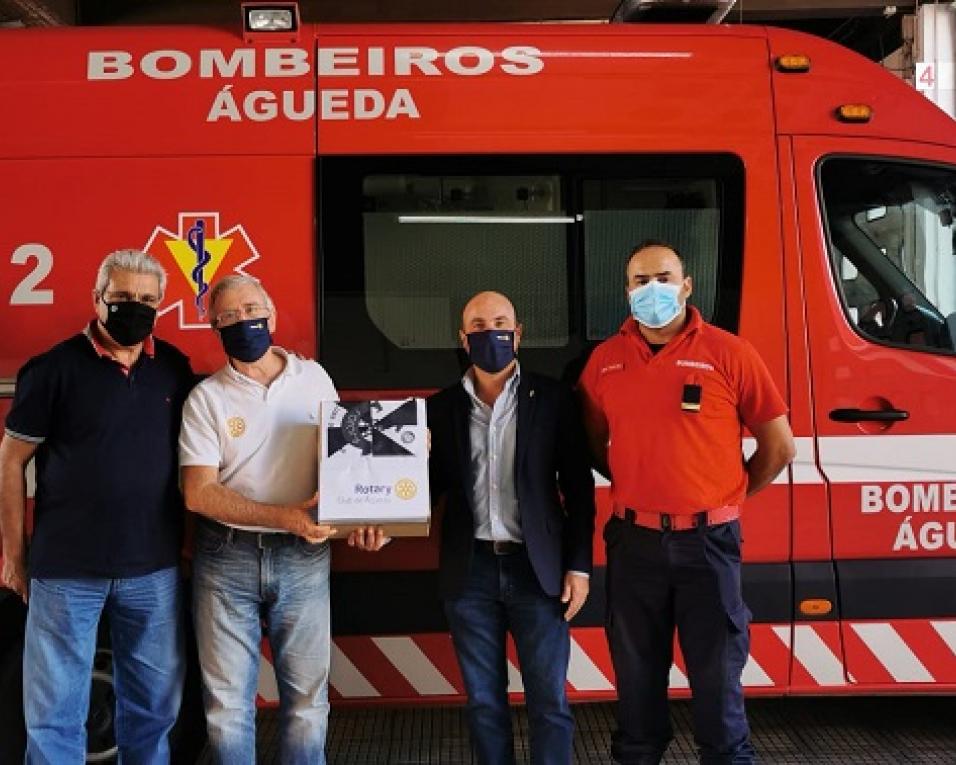 Águeda: Clubes rotários oferecem viseiras aos bombeiros.