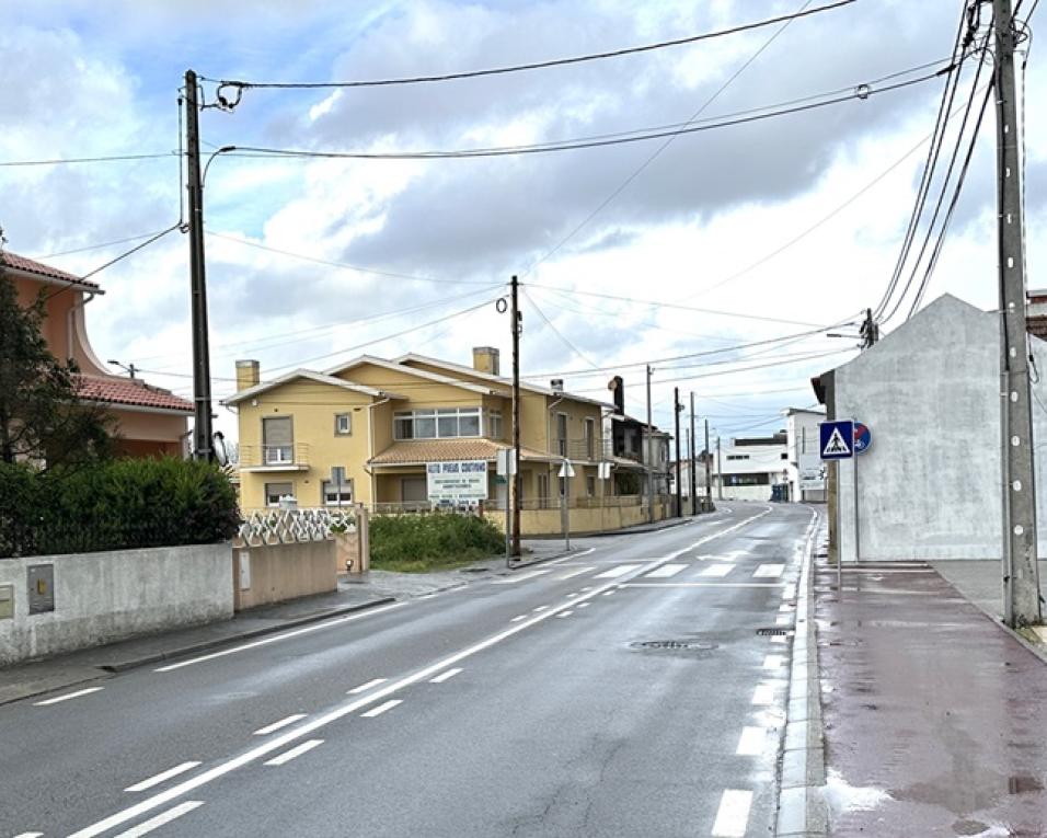 Gafanha de Aquém: Zona de coexistência entre peões, ciclistas e automóveis é a solução para ciclovia interrompida.