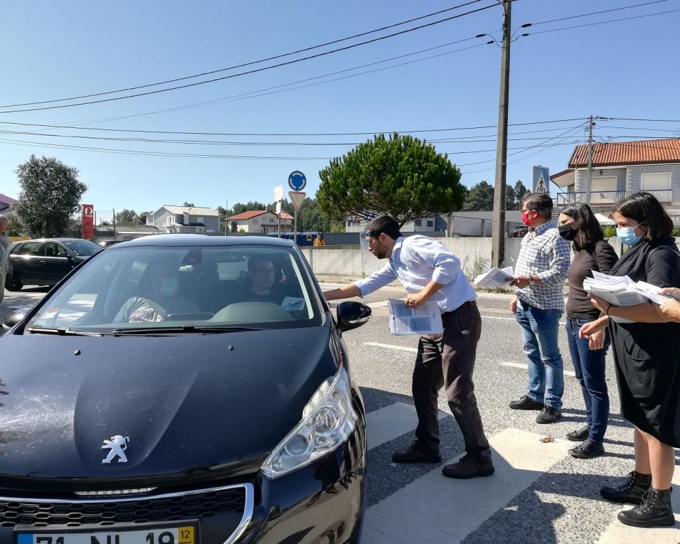 PCP: João Ferreira candidato à Presidência da República esteve em contacto com os trabalhadores da Renault Cacia.