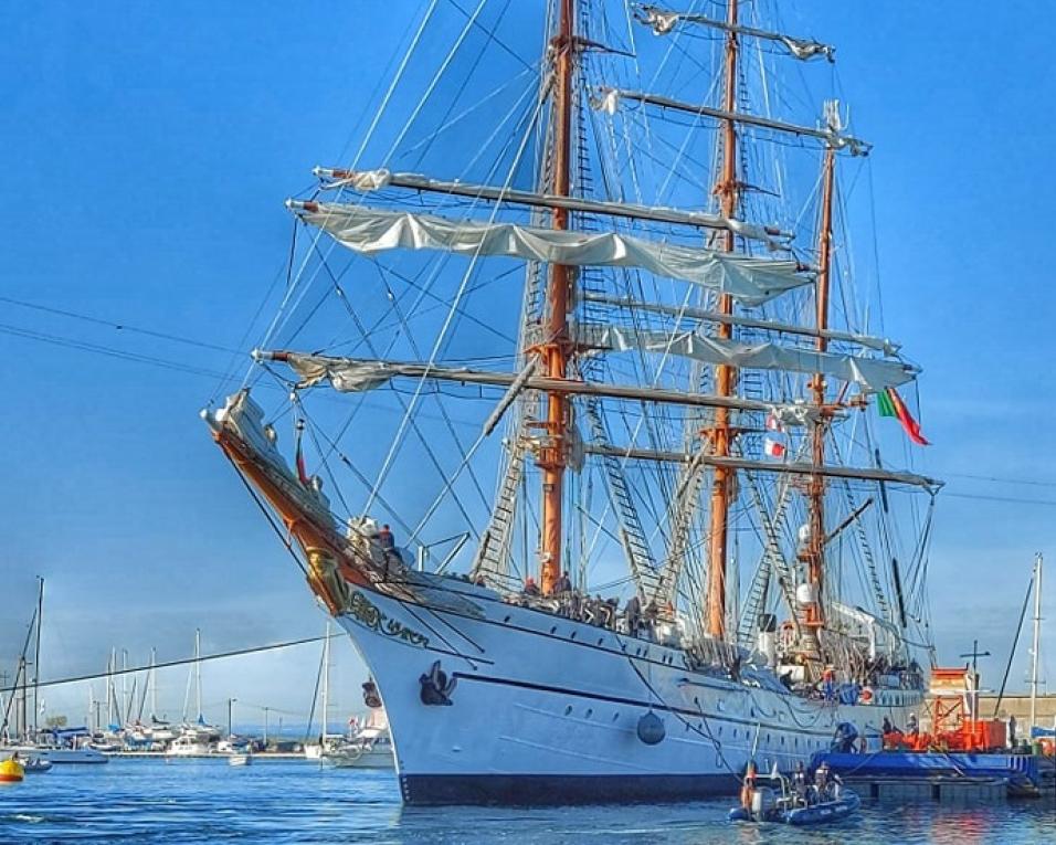 Navio-Escola Sagres atracou pela primeira vez em Aveiro.