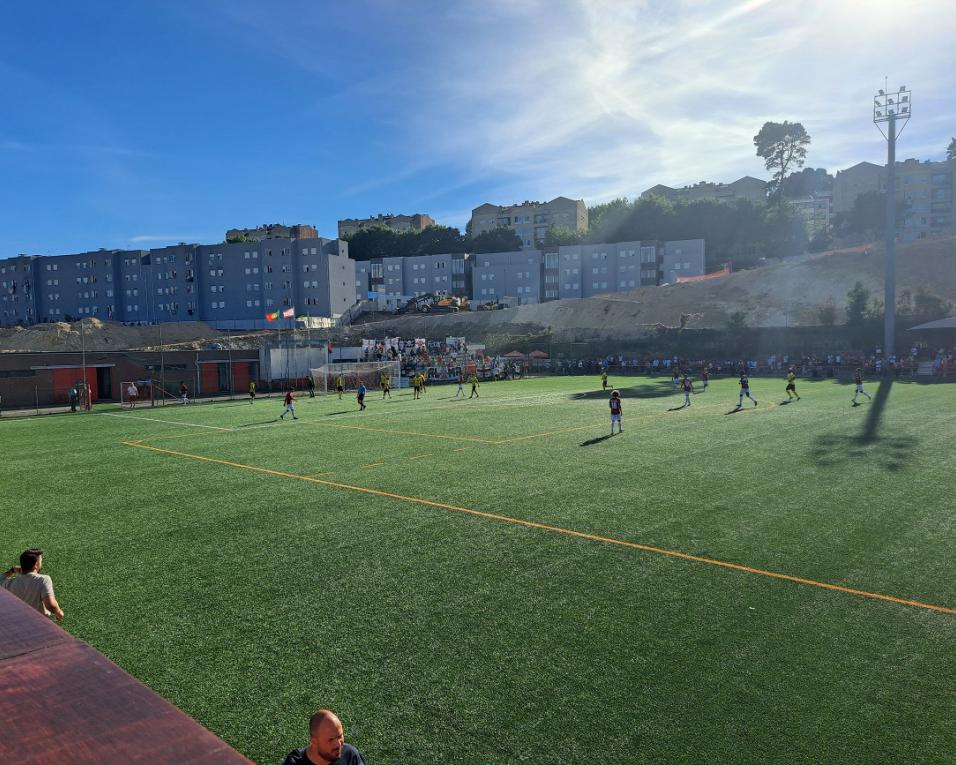 Futebol: Beira-Mar entra a vencer no campeonato de Portugal. Triunfo por 2-1 sobre o Salgueiros.