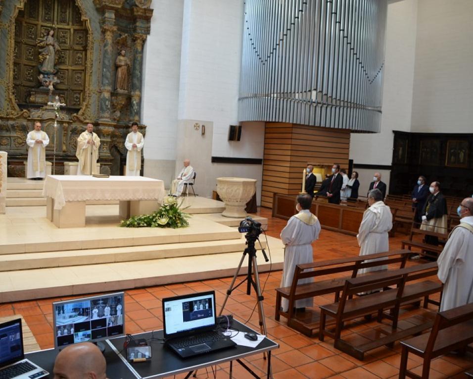 Bispo de Aveiro diz que Santa Joana é exemplo em tempo que pede mais solidariedade.