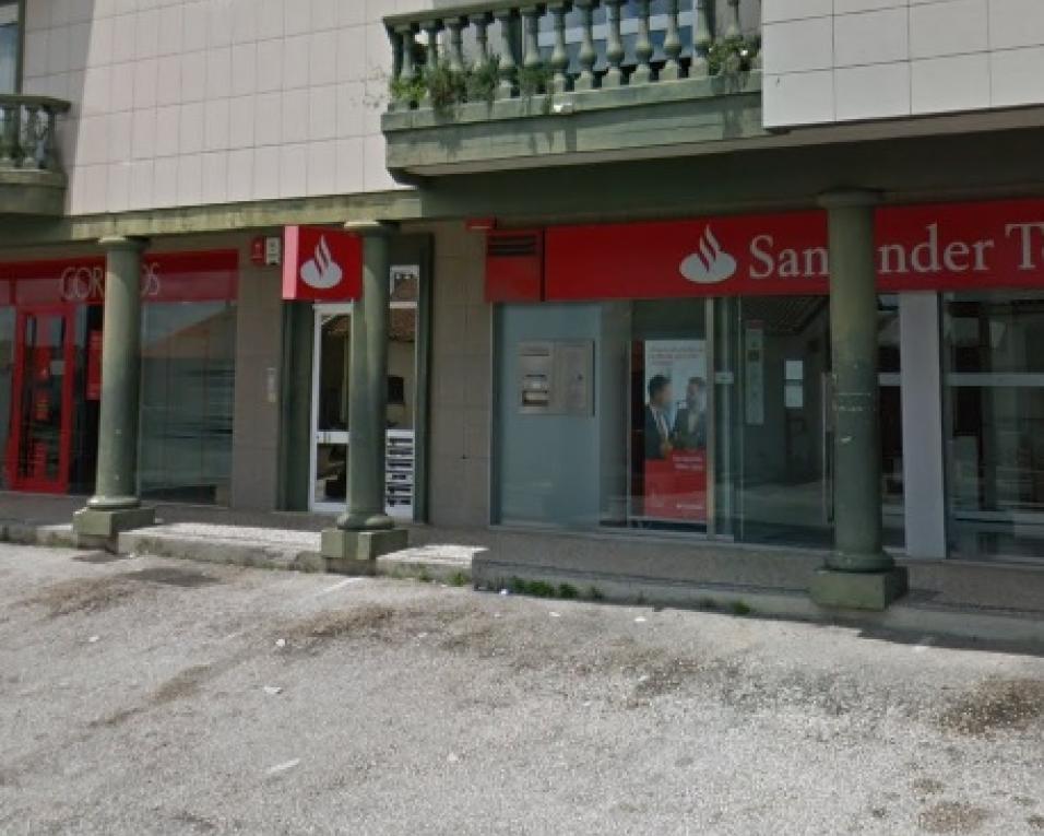 Aveiro: Sindicato Nacional dos Quadros e Técnicos Bancários visita balcões do Santander que encerram na sexta.