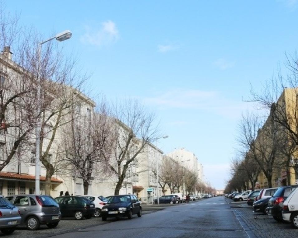 Luz verde ao projeto de reabilitação do Bairro de Carramona e casas em Santiago.