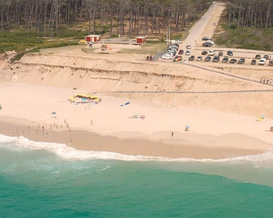 Ovar: Nadador salvador e populares resgatam dois homens em dificuldades no mar.