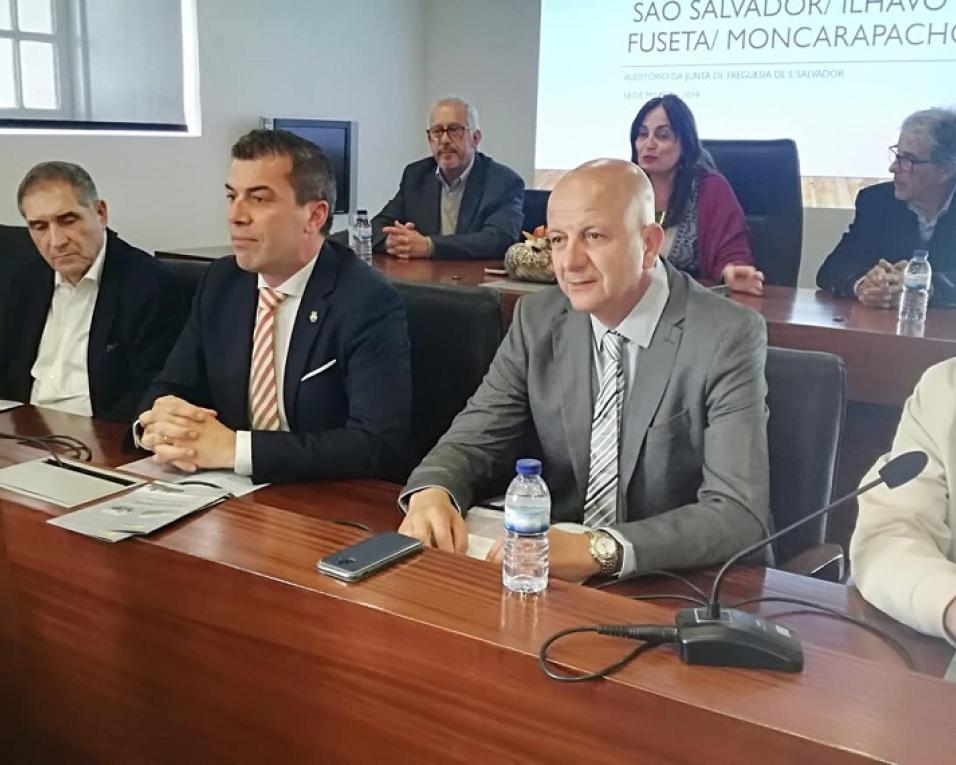 São Salvador e Fuseta unidas pelo mar.