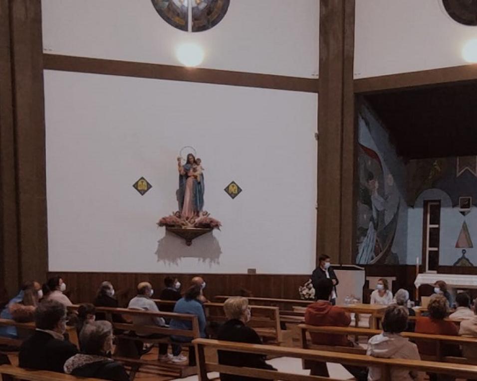 Orquestra da Sociedade Musical de Santa Cecília presta tributo a Nossa Senhora da Saúde.