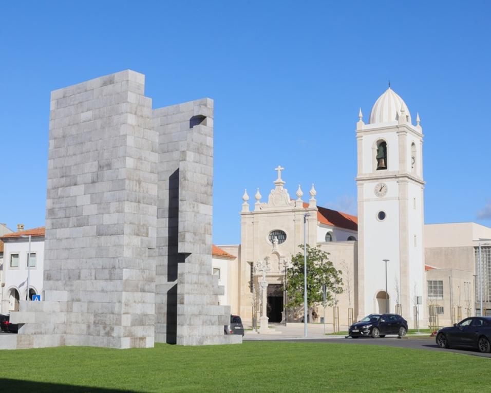 ribau esteves contesta criticas de vereador do ps sobre monumento da muralha