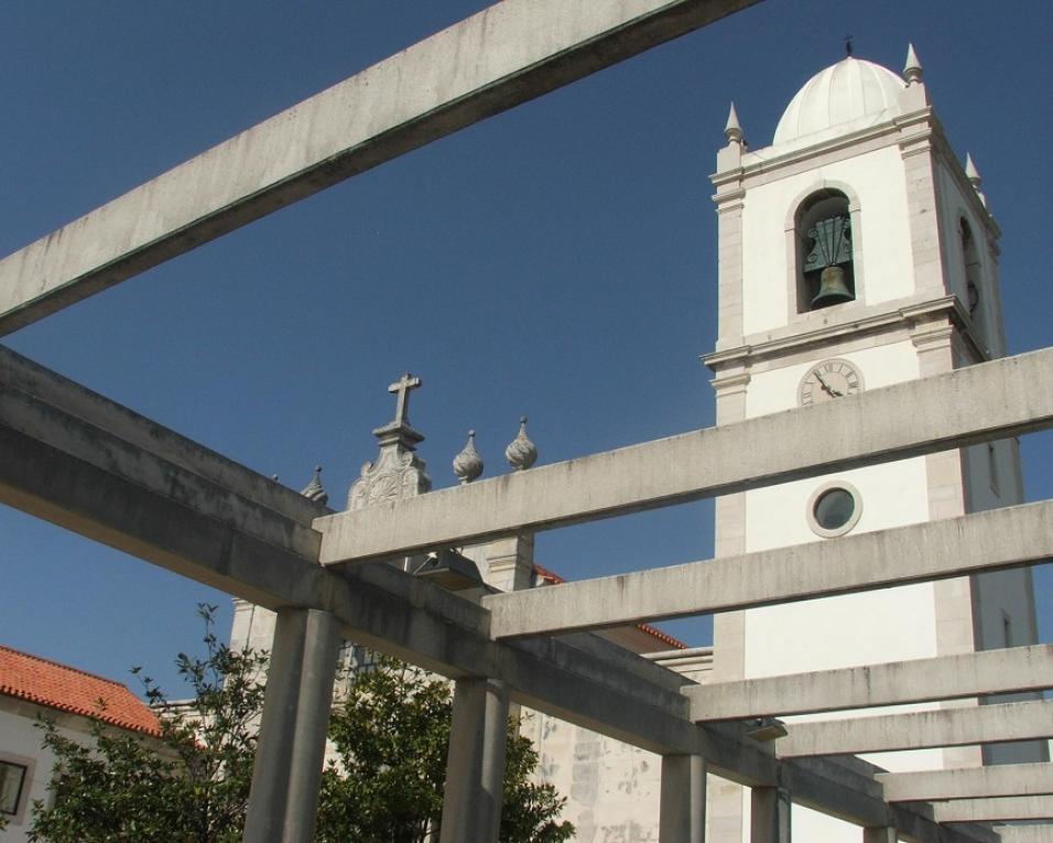 Prospeção geofísica avança antes de obras no largo da Sé.