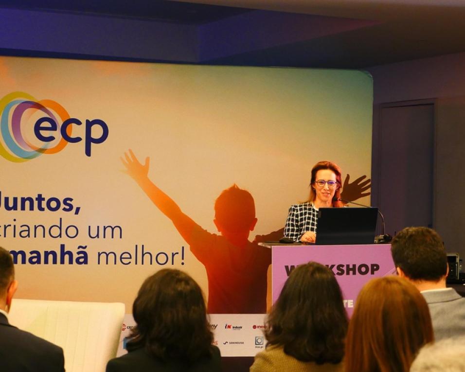 ceramica adere à digitalizacao com passaporte do produto