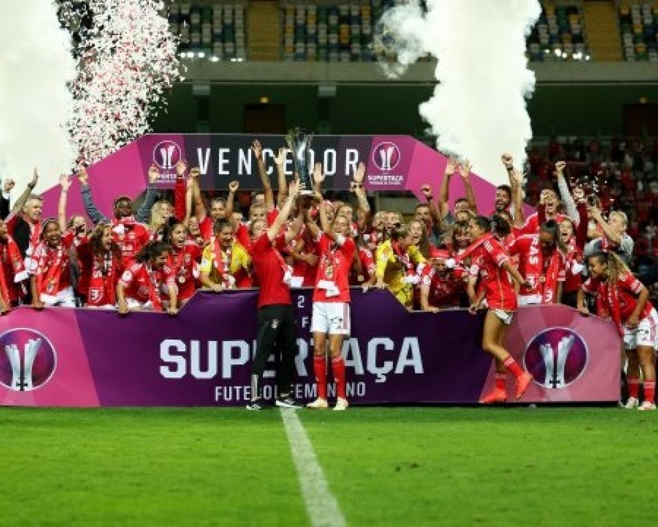 Futebol: Benfica vence Supertaça feminina na decisão por grandes penalidades.