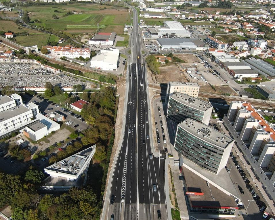 Aveiro: Concluído alargamento do tabuleiro sobre a linha do Norte.