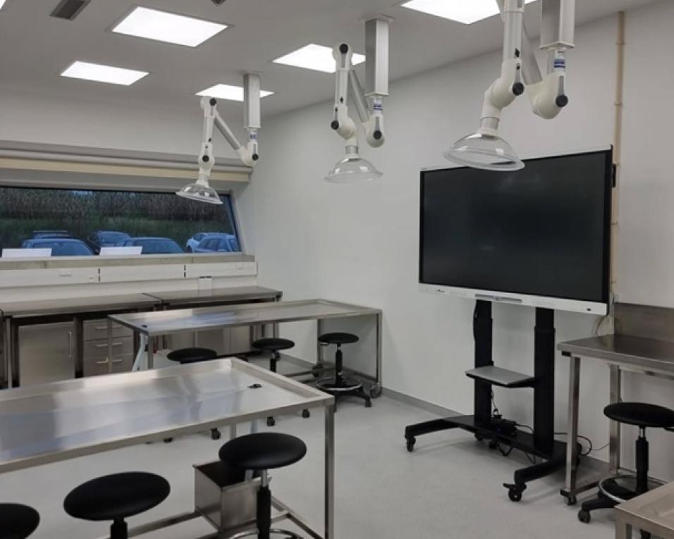 ua inaugura teatro anatomico