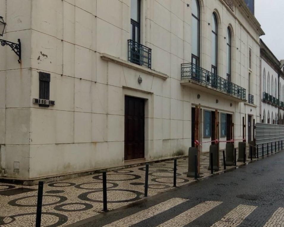 Aveiro: Pandemia antecipa obra de reabilitação do Teatro Aveirense.