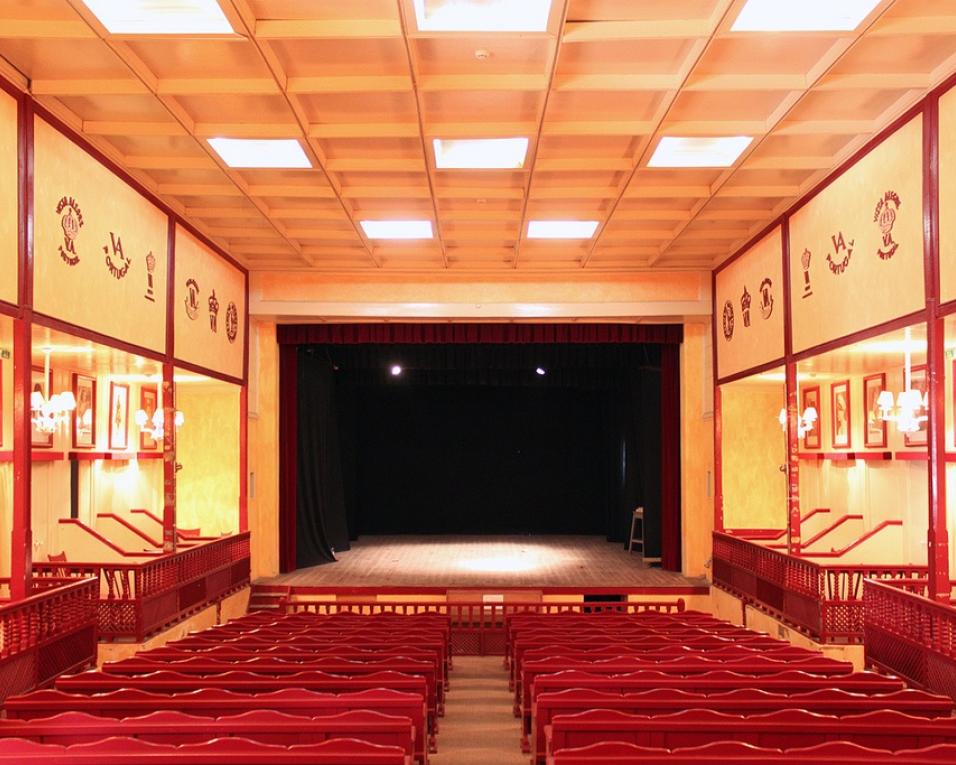 Teatro Ribalta volta a apresentar a Peça “Na Terra do Nunca”.