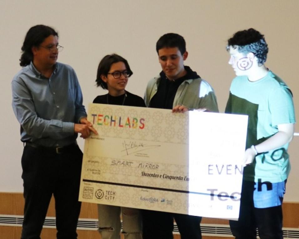 Aveiro: Espelho inteligente vence concurso Tech Lab.