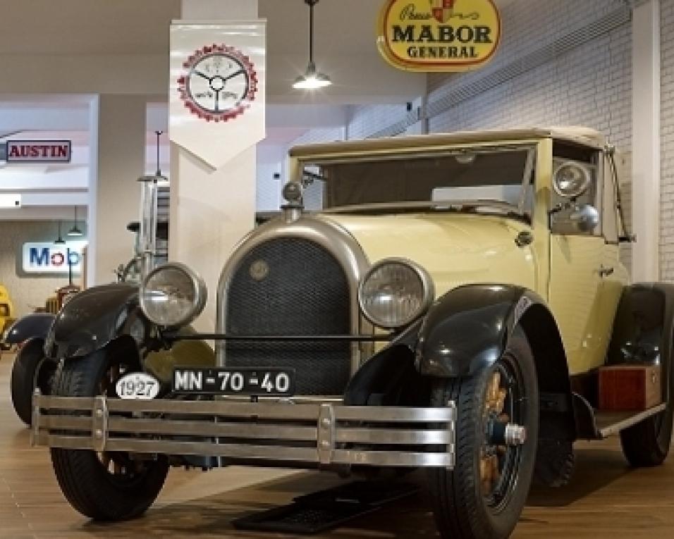 Clube Aveirense de Automóveis Antigos realiza Dia Aberto no Museu de Transportes.