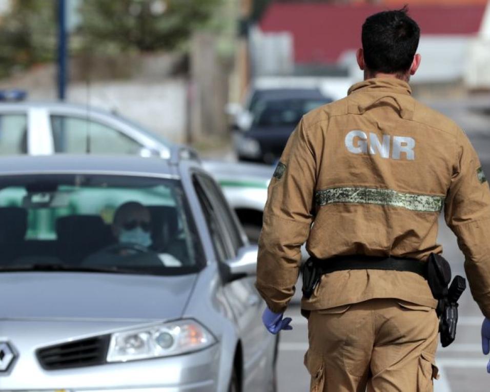 COVID-19: Detidas 33 pessoas por crime de desobediência.