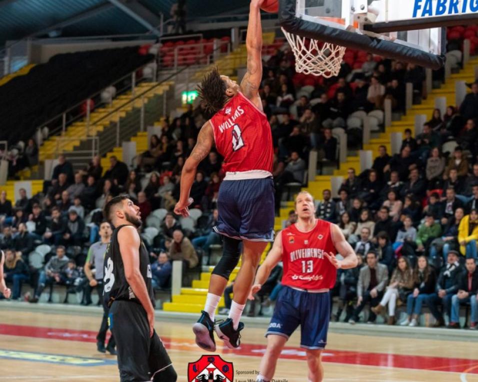 Basquetebol: Oliveirense está na final e Benfica a um triunfo da decisão.