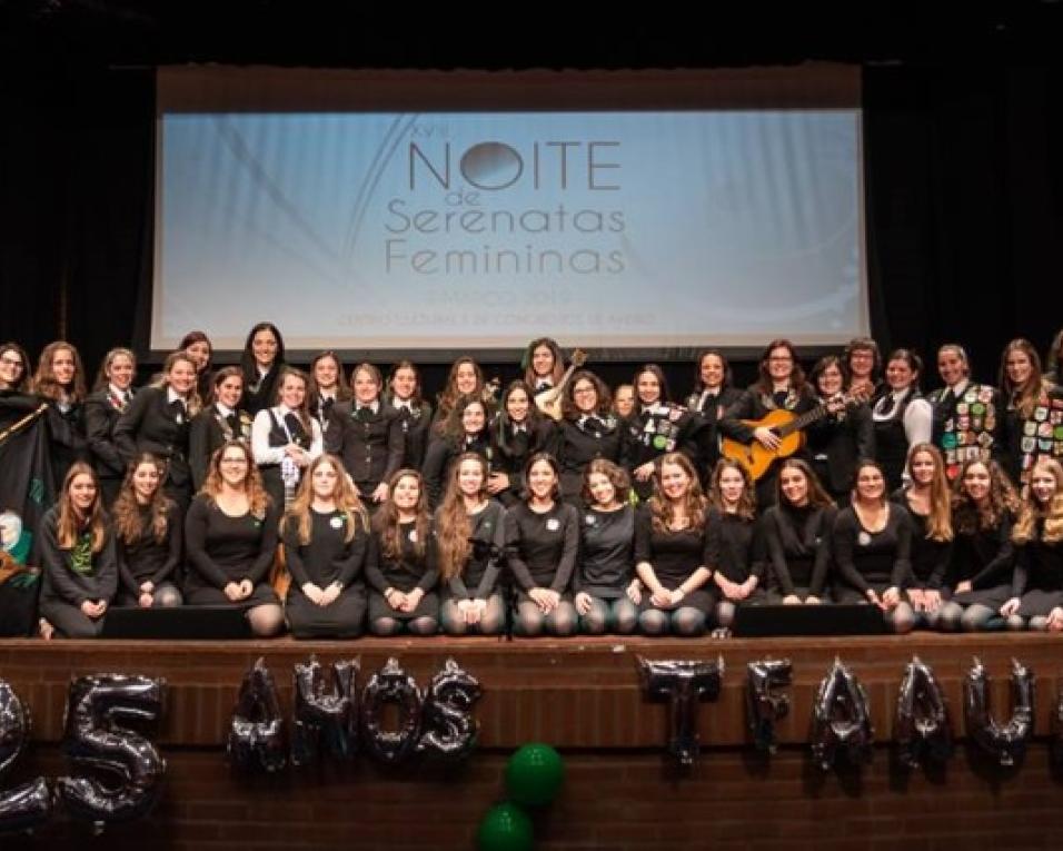 Tuna Feminina da AAUAV promove Noite de Serenatas Femininas.