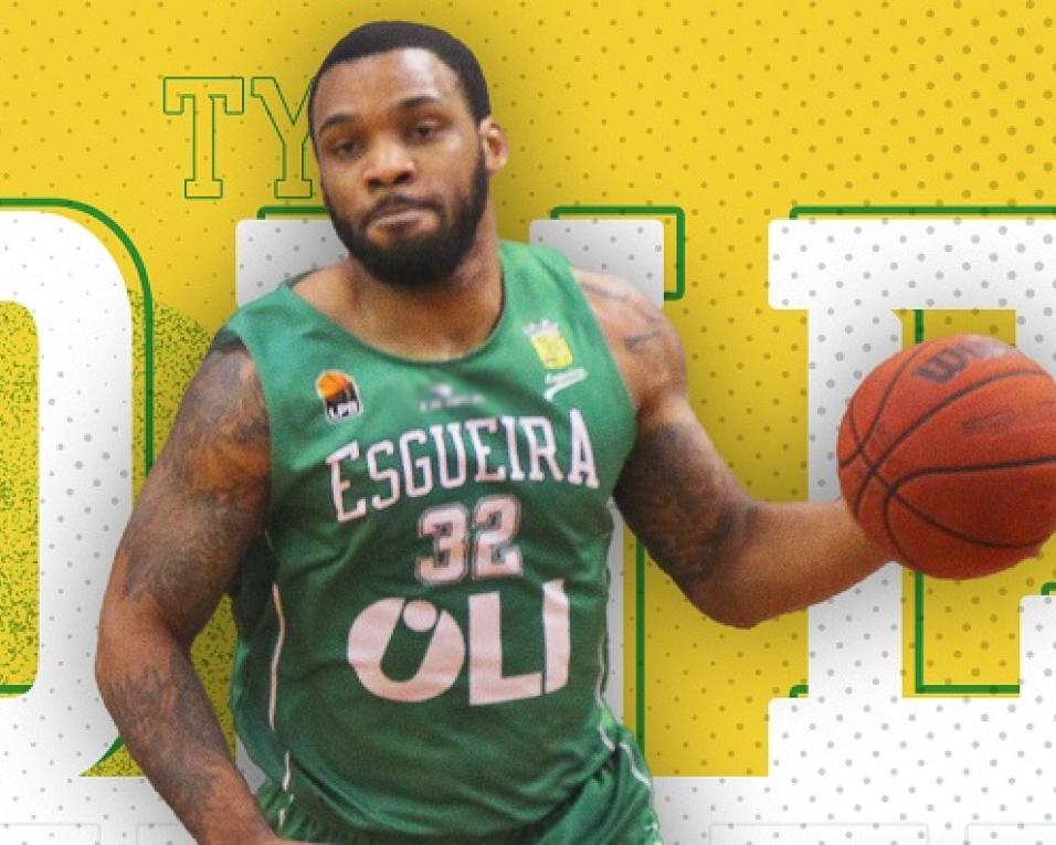 Ty Toney regressa a Esgueira.