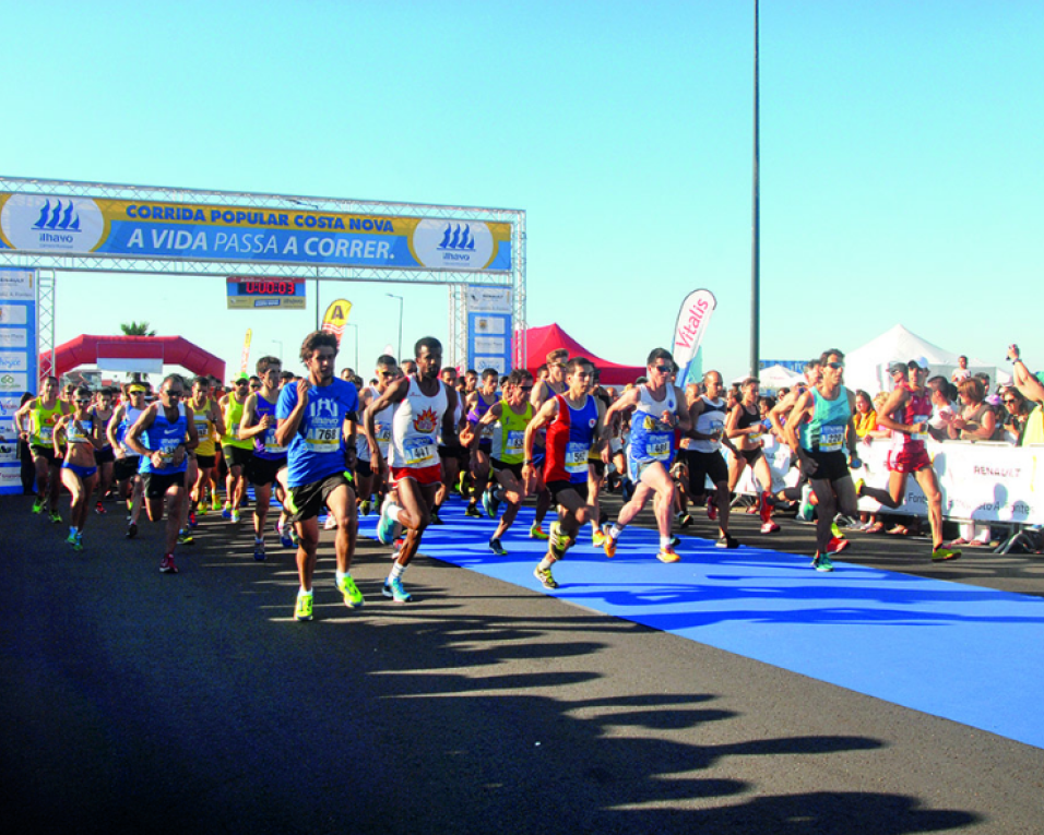 Corrida na Costa Nova condiciona o trânsito ao final da tarde.