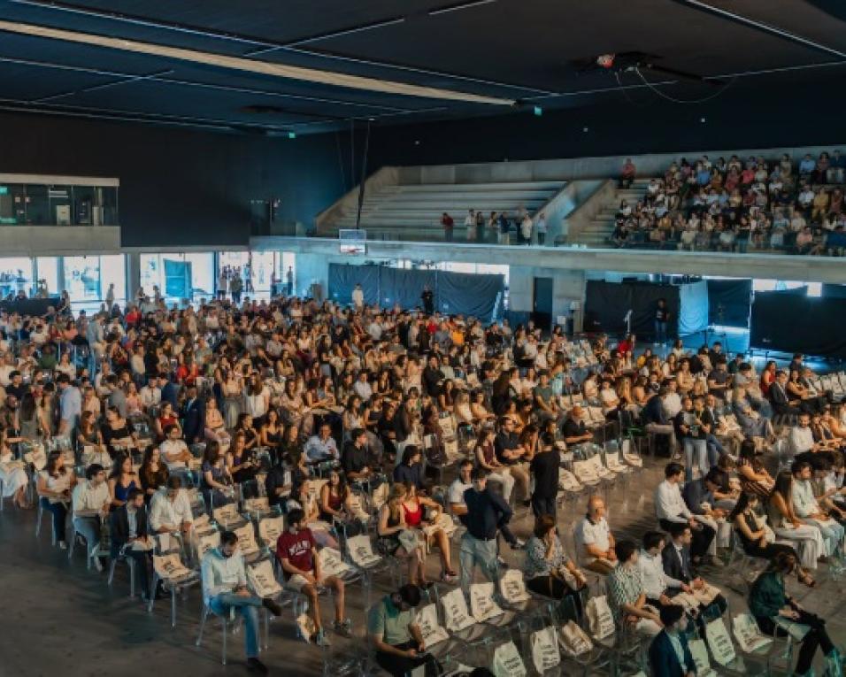 ua entrega diplomas