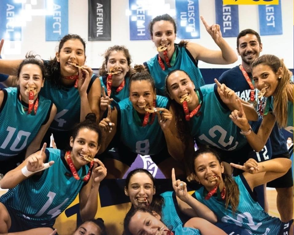 UA é campeã nacional de desporto universitário no futebol de 11 e basquetebol feminino.