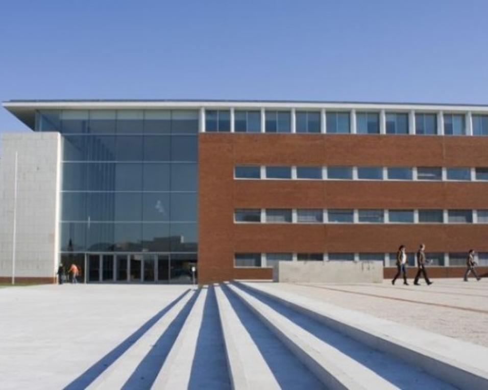 Antigos Alunos da UA falam das suas experiências profissionais.