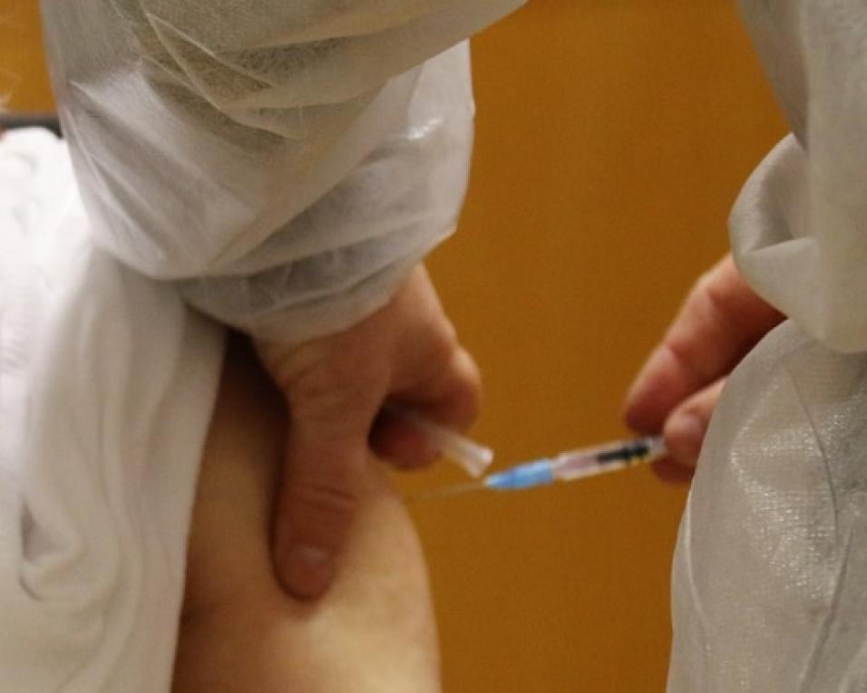 Sindicato acompanha vacinação de docentes.
