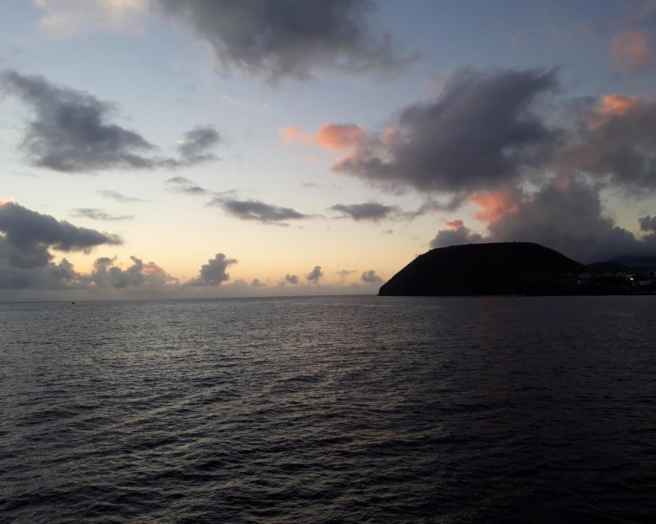 Tempestade inspirou livro de José Pedro Castanheira em viagem de veleiro pelos Açores.