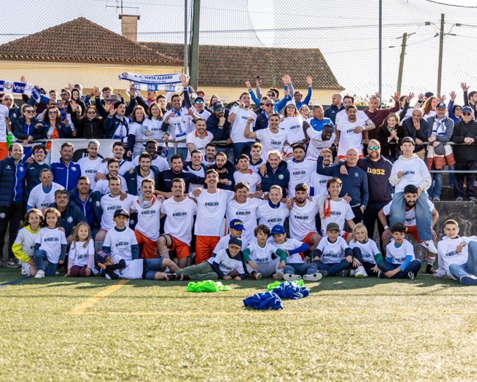 Futebol: Vista Alegre faz a festa da subida em Bustos.