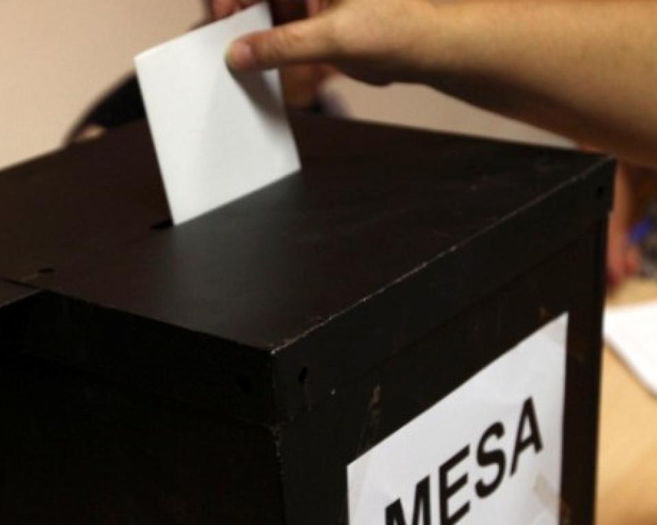 Militantes do PS elegem direções concelhias.
