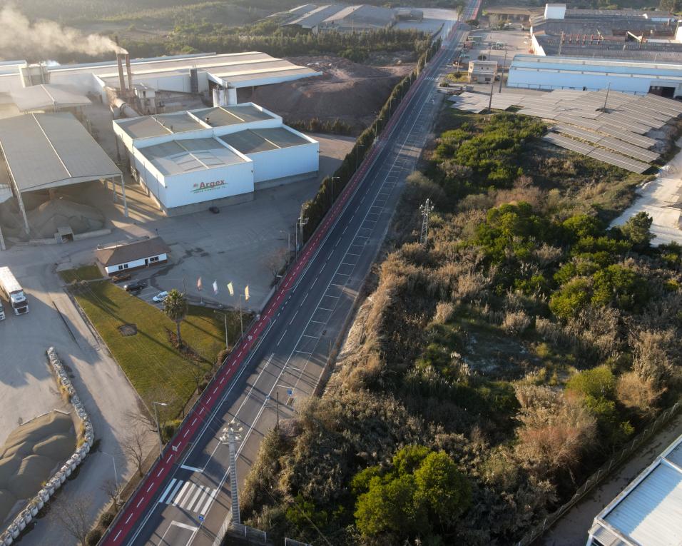 Terminou a obra no perímetro central da Zona Industrial de Bustos (720 mil euros).