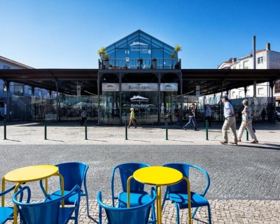 Vendedores do Mercado do Peixe passam para o Mercado Manuel Firmino.