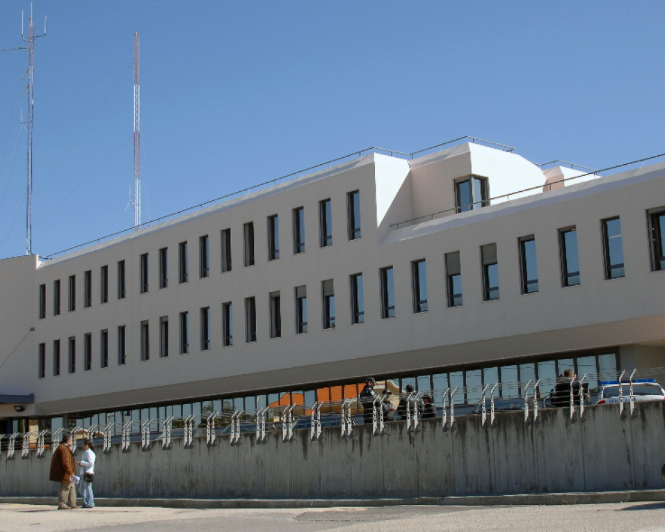 PSP trava furto de gasóleo em Aveiro. PSP trava furto de gasóleo em Aveiro.