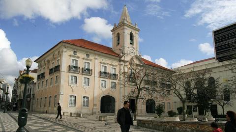 CMA: Estação da CP e edifício Fernando Távora vão para obras.