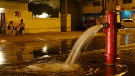 Sempre que vir uma rotura de água na via pública... Sempre que vir uma rotura de água na via pública...